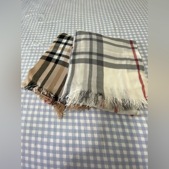 SCARVES 2 different colors - Picture 3 of 4